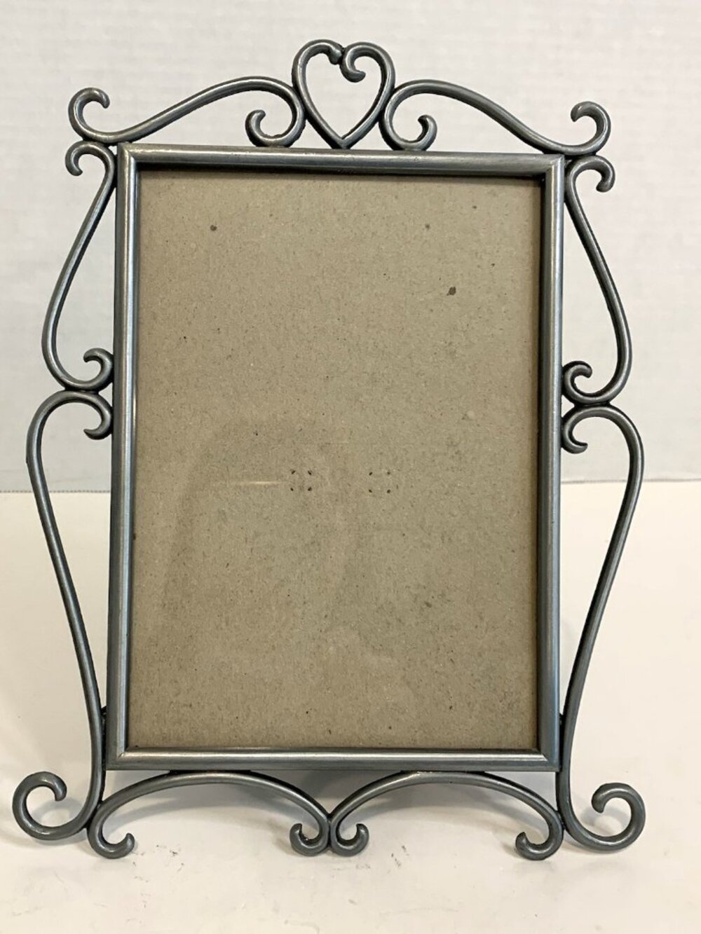 Vintage Ashleigh Manor Silver Metal Heart Free Standing Frame 5"x7"